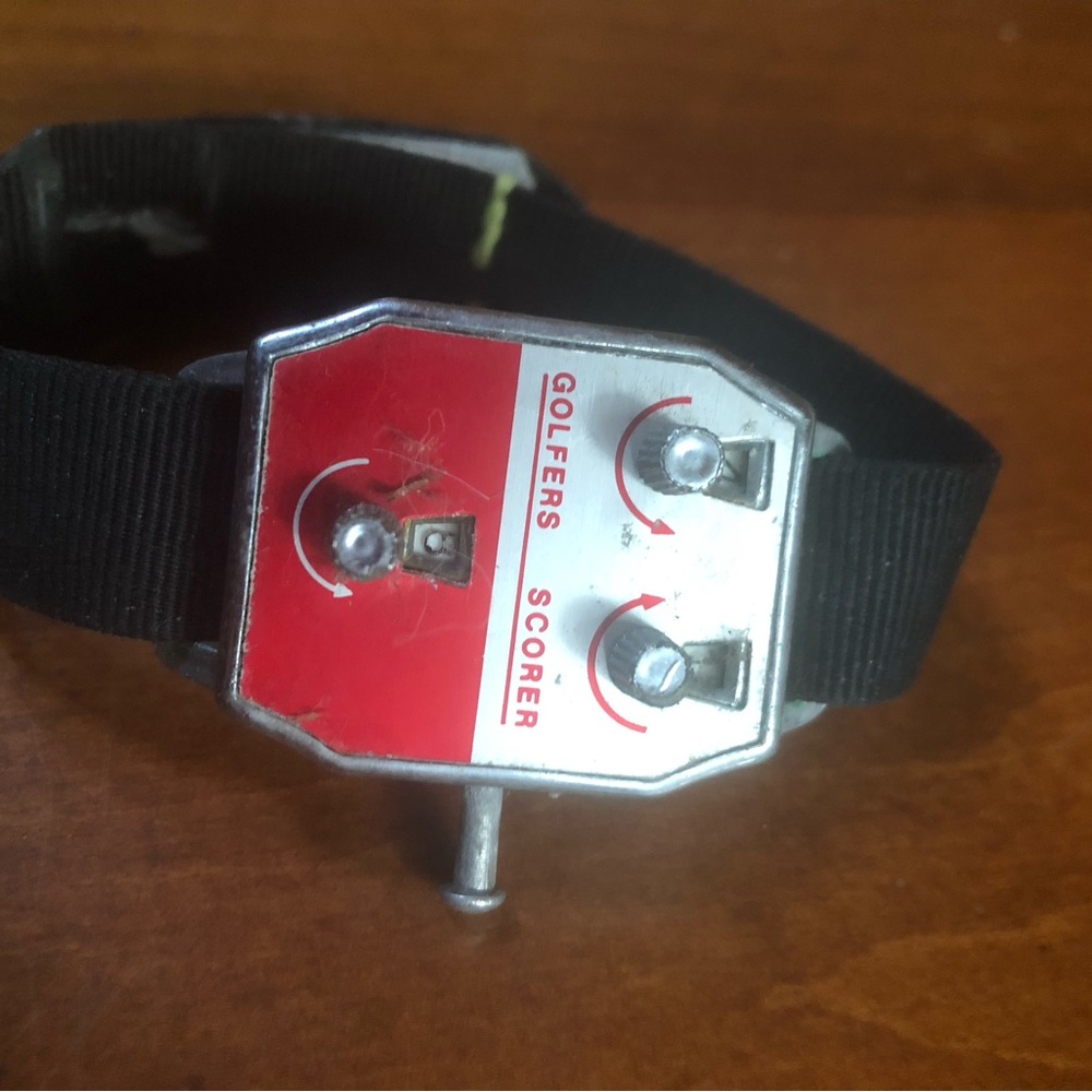 Vintage Golfers Scorer Wrist Counter in Red and Silver